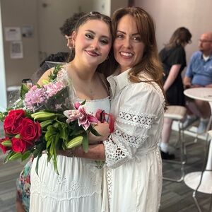 Meet your Posher, Jacquelyn and Sophia